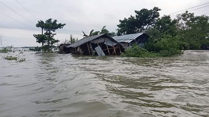 নিরুপায় হাওর পাড়ের জীবন বেঁচে থাকে কেবলই ভাগ্যের উপর নিরুপায় হাওর পাড়ের জীবন বেঁচে থাকে কেবলই ভাগ্যের উপর