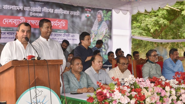 দেশের অস্তিত্ব টিকিয়ে রাখতে বেশি করে গাছ লাগাতে হবে: পরিবেশ মন্ত্রী দেশের অস্তিত্ব টিকিয়ে রাখতে বেশি করে গাছ লাগাতে হবে: পরিবেশ মন্ত্রী