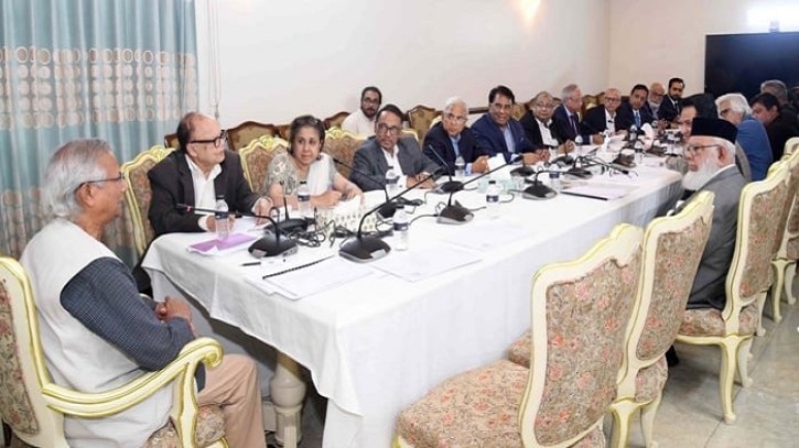 প্রধান উপদেষ্টার সঙ্গে ব্যবসায়ী প্রতিনিধি দলের বৈঠক