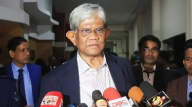খারাপ ব্যাংকগুলোকে বাংলাদেশ ব্যাংক পুনর্বাসনের চেষ্টা করছে: অর্থ উপদেষ্টা