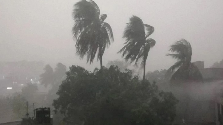 দেশের ১১ জেলায় দুপুরের মধ্যে ৬০ কিমি বেগে ঝড় দেশের ১১ জেলায় দুপুরের মধ্যে ৬০ কিমি বেগে ঝড়