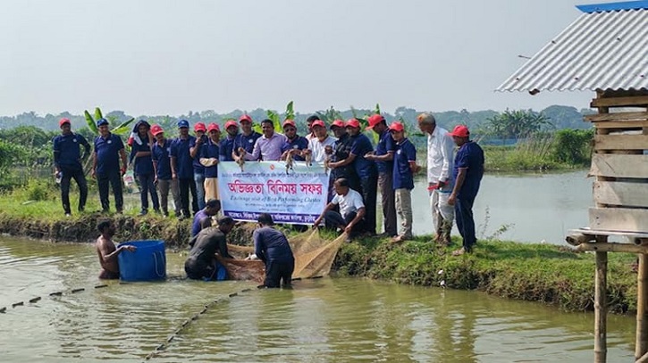 Khulna Shrimp Farmers Visit Jeshore for Field Training