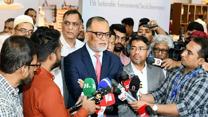 ভোজ্যতেলের দাম বাড়ায়নি সরকার: বাণিজ্য উপদেষ্টা ভোজ্যতেলের দাম বাড়ায়নি সরকার: বাণিজ্য উপদেষ্টা