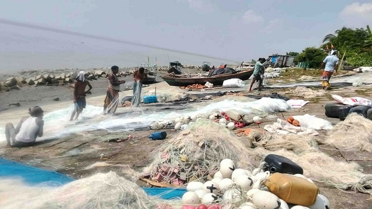 Hilsa Ban Ends Tonight in Lakshmipur’s Meghna River Hilsa Ban Ends Tonight in Lakshmipur’s Meghna River