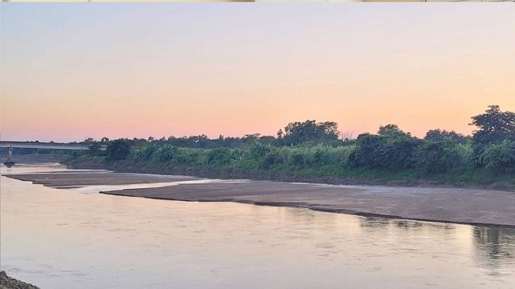 বন্যায় জমা পলিতে নাব্য সংকট, অস্তিত্ব বিনাশের পথে জলাশয়গুলোর 